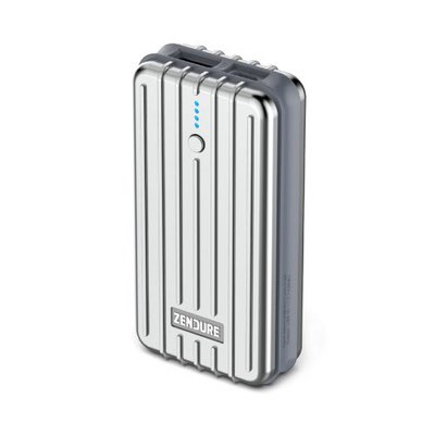 Silberne Zendure Powerbank im robusten Riffel-Design mit LED-Anzeige