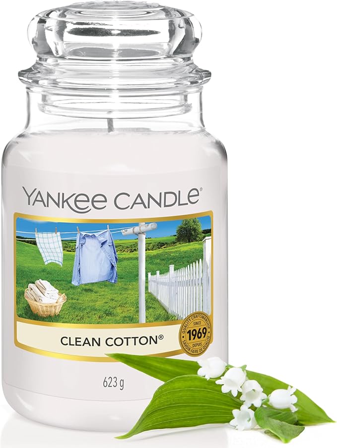 Große Yankee Candle Duftkerze Clean Cotton im Glas mit Maiglöckchen